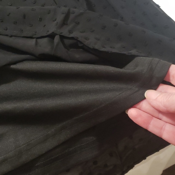 1 M LEFT New flutter sleeve swiss dot top - Picture 8 of 9